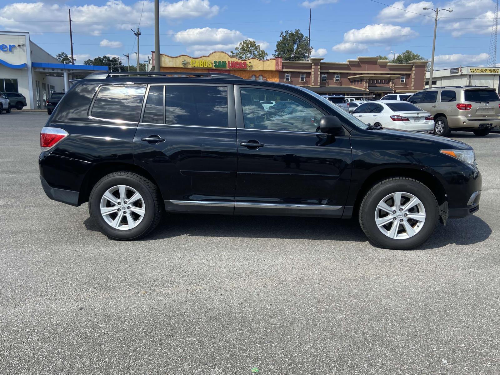 Used 2013 Toyota Highlander Plus with VIN 5TDZK3EH9DS130069 for sale in Jasper, AL