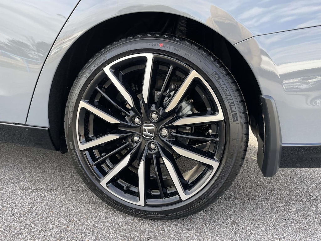 New 2025 Honda Accord Hybrid Touring Sedan Sedan