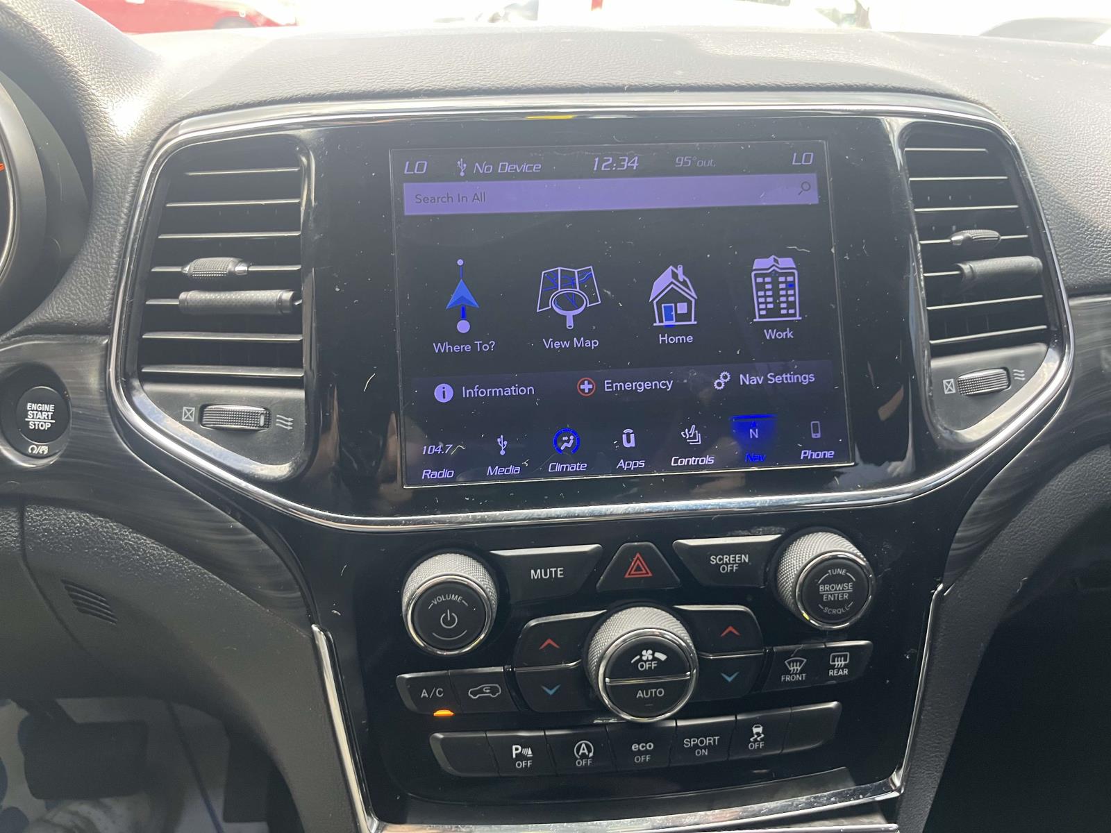 2019 Jeep Grand Cherokee Altitude - Photo 18