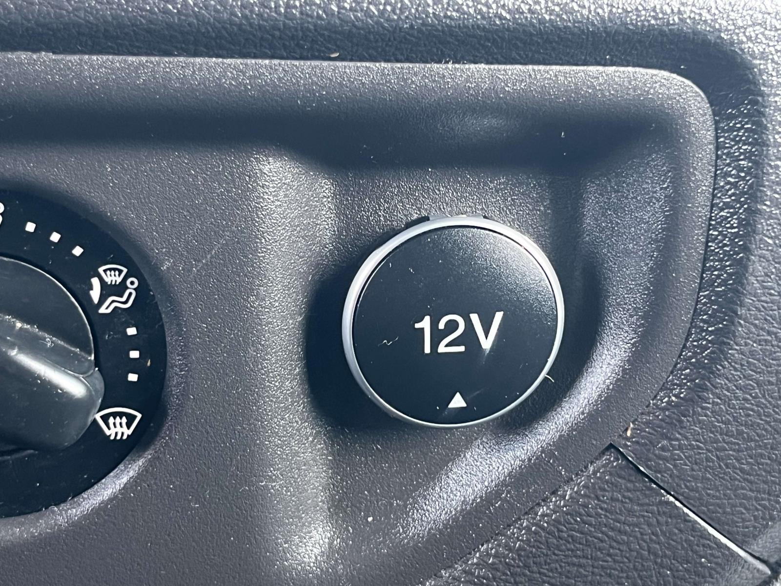 2015 Ford Transit XL - Photo 18
