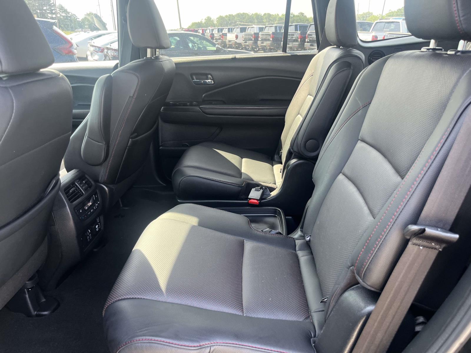 2021 Honda Pilot Black Edition - Photo 9