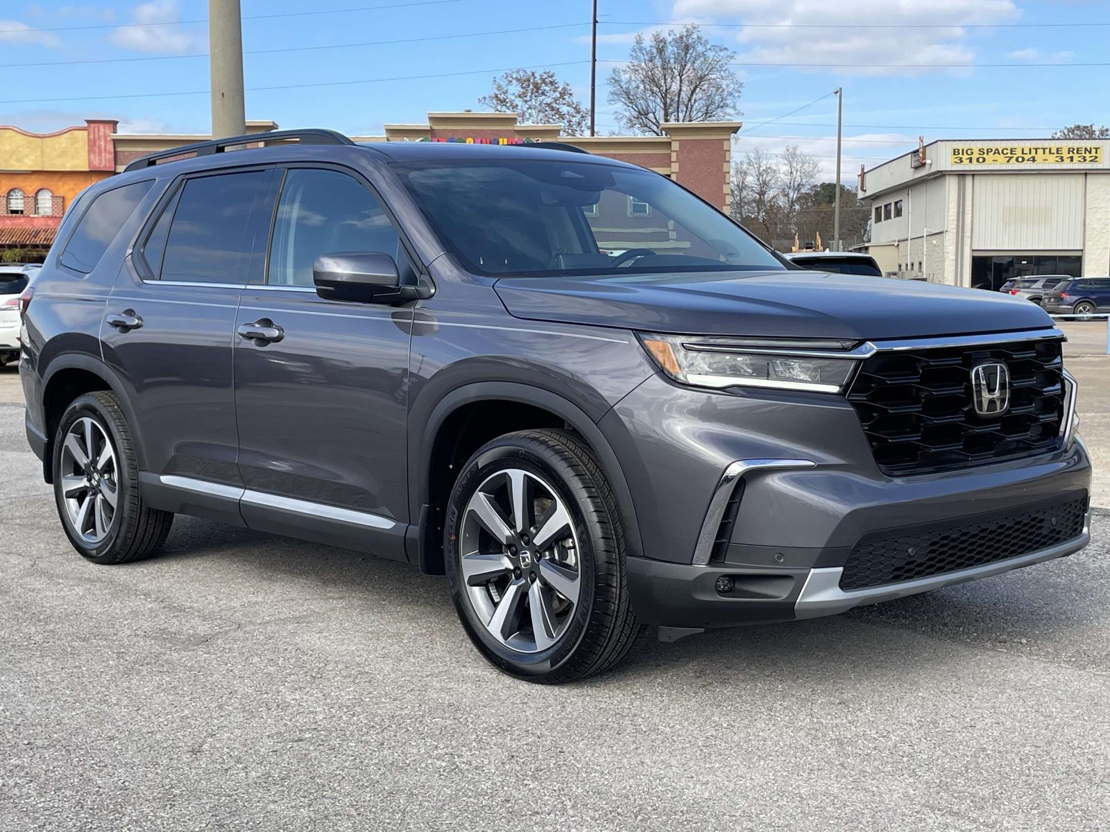 2025 Honda Pilot Touring's photo