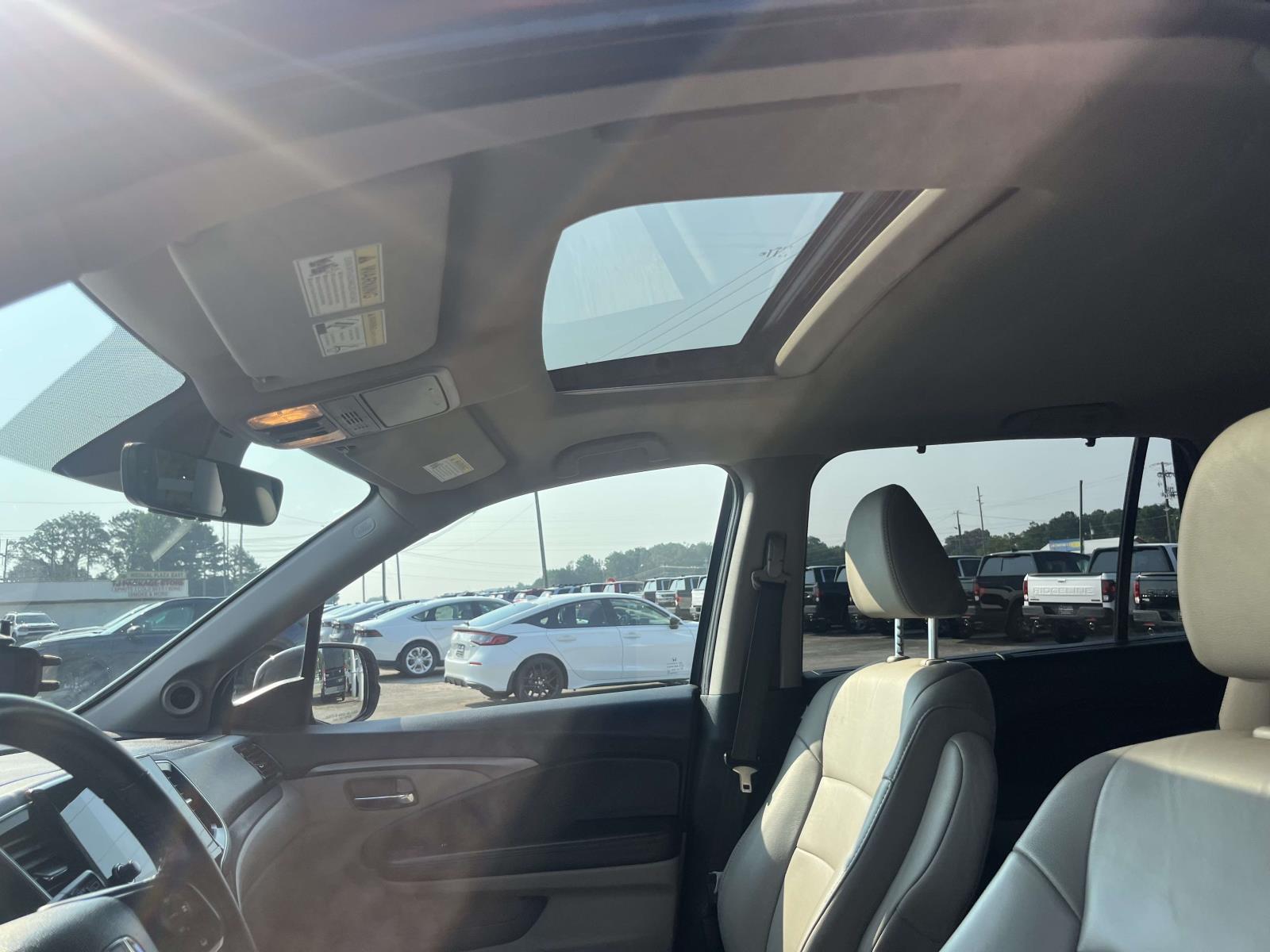 2020 Honda Pilot EX-L - Photo 17