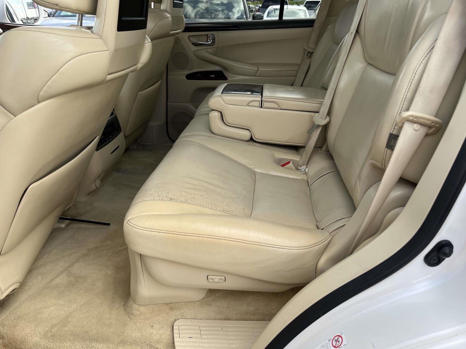 2015 Lexus LX 570 - Photo 7