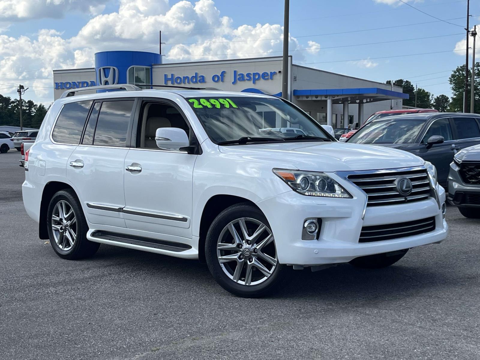 2015 Lexus LX 600 570's photo