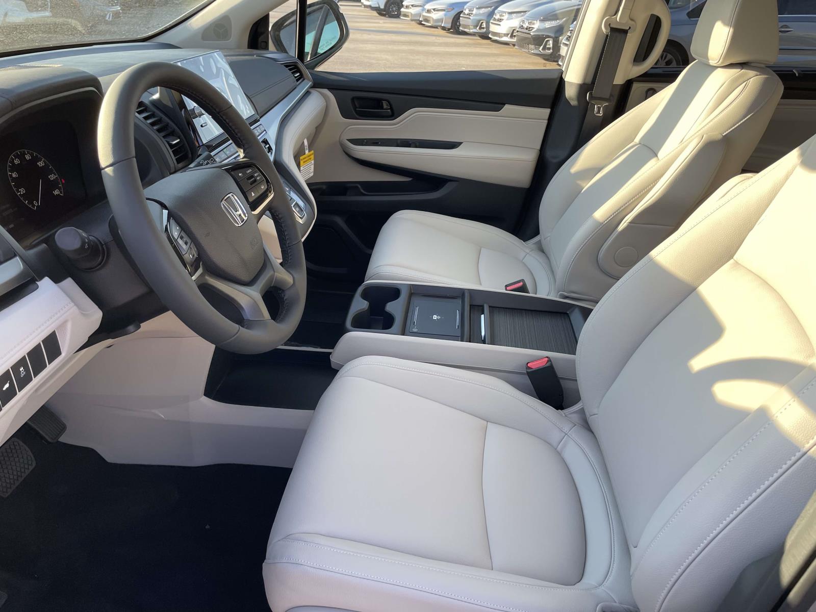 2026 Honda Odyssey EX-L - Photo 8
