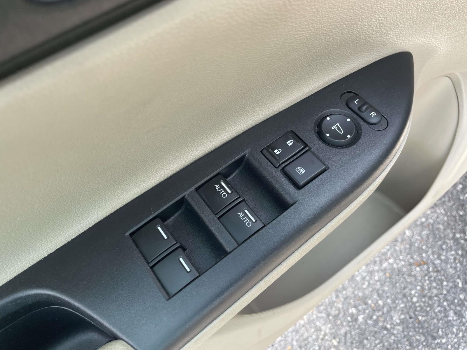 2013 Honda Accord EX-L - Photo 12