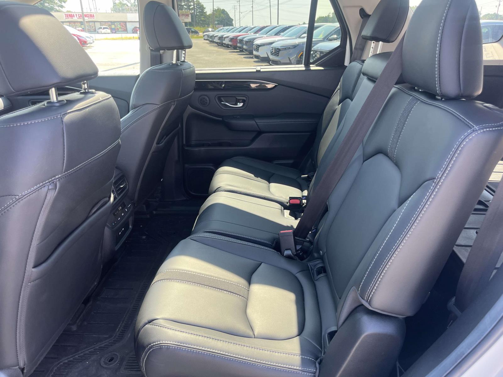 2025 Honda Pilot Touring - Photo 9