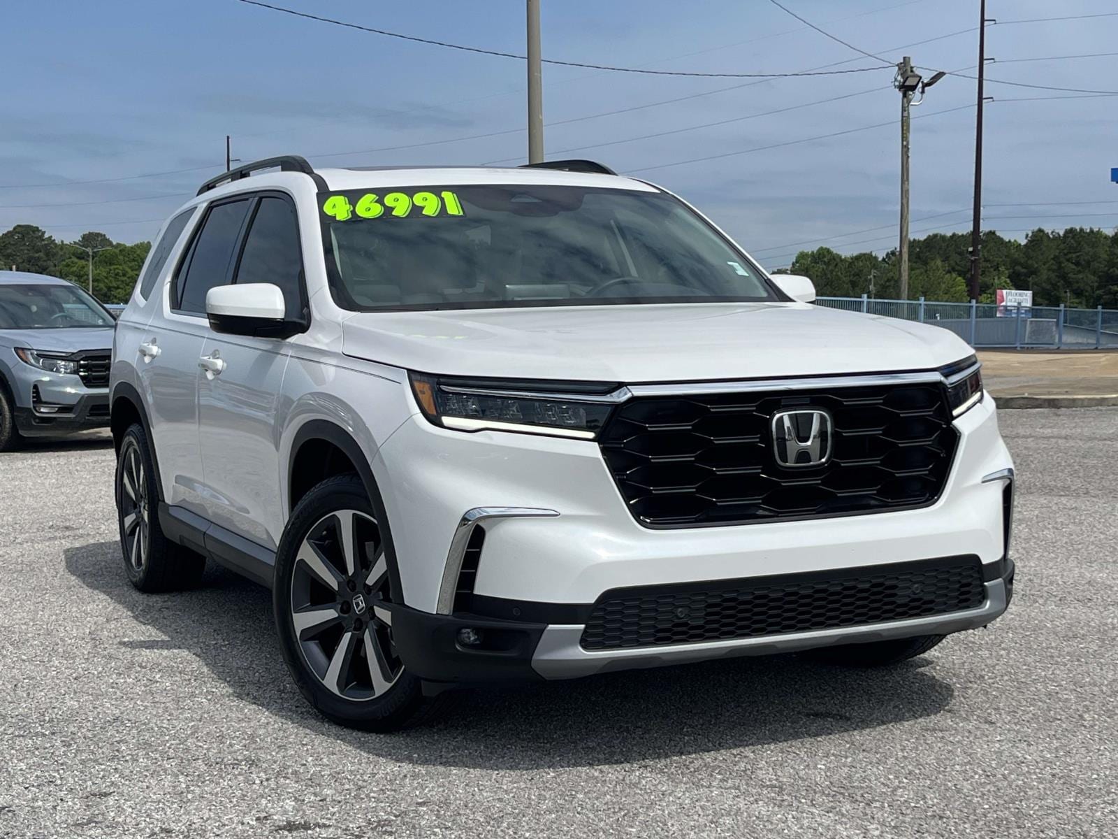 2025 Honda Pilot Touring AWD's photo