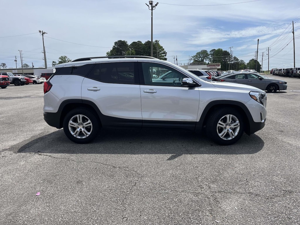 Used 2020 GMC Terrain FWD SLE Sport Utility