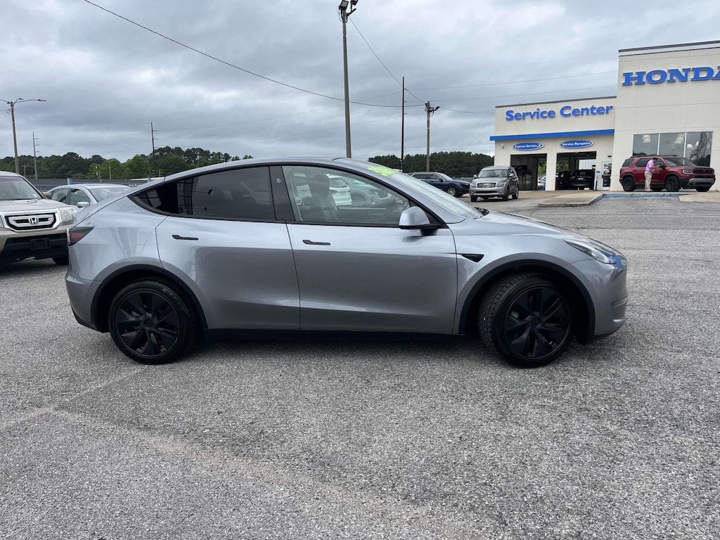 Used 2025 Tesla Model Y Long Range AWD *Ltd Avail* Sport Utility