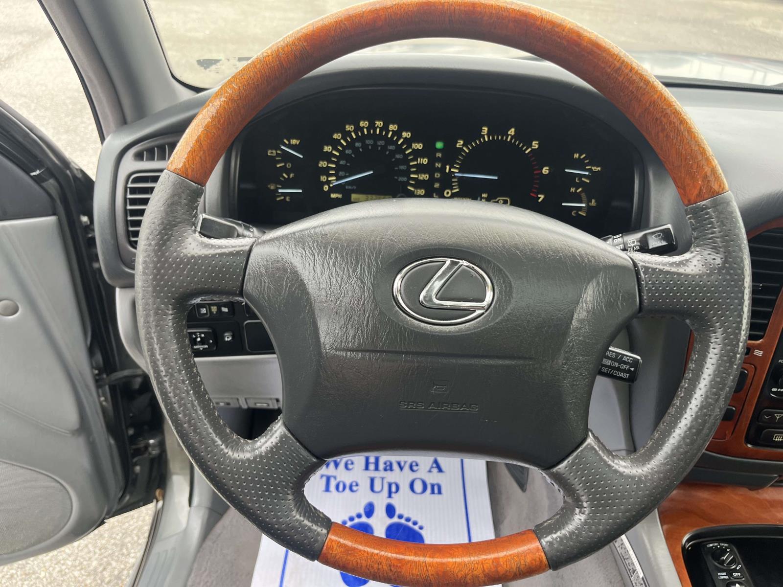 2002 Lexus LX 470 - Photo 17
