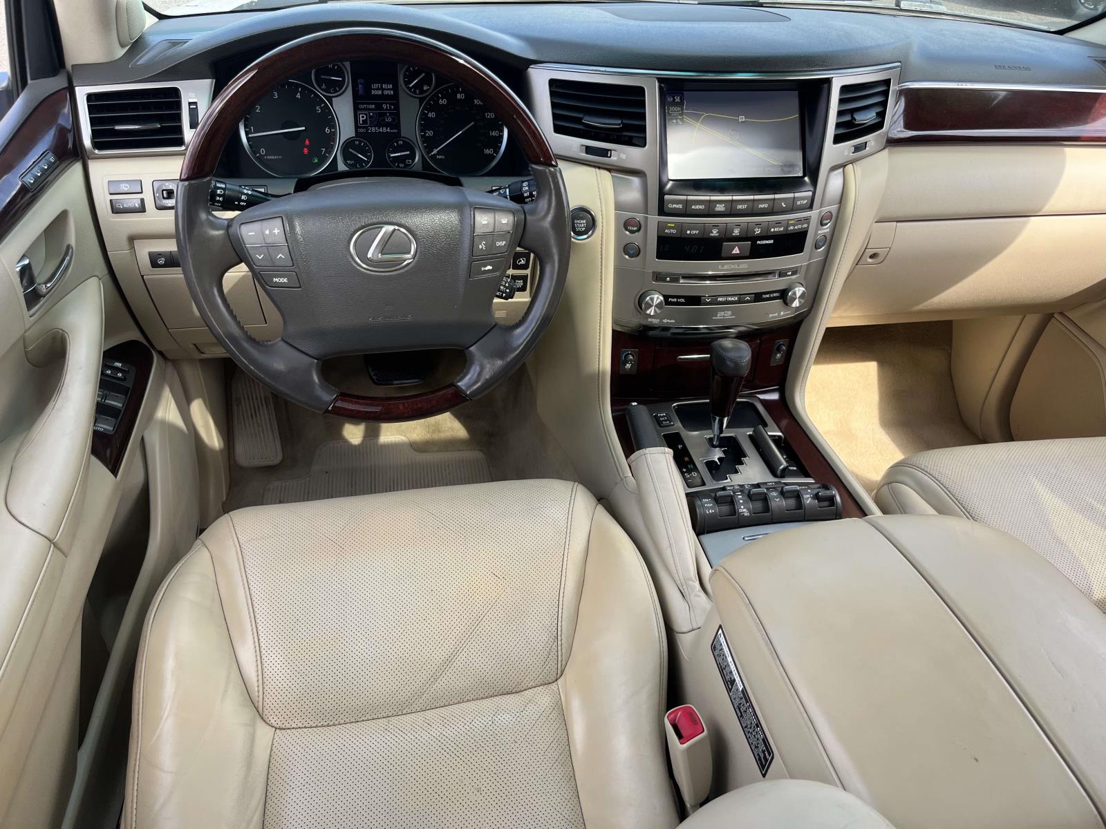 2015 Lexus LX 570 - Photo 11