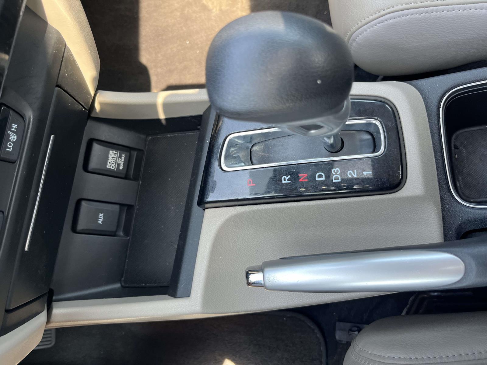 2013 Honda Civic EX-L - Photo 18