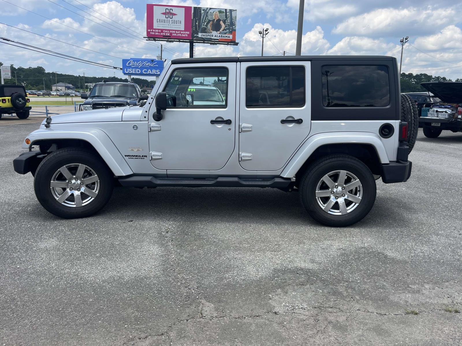 2012 Jeep Wrangler Unlimited Sahara - Photo 10