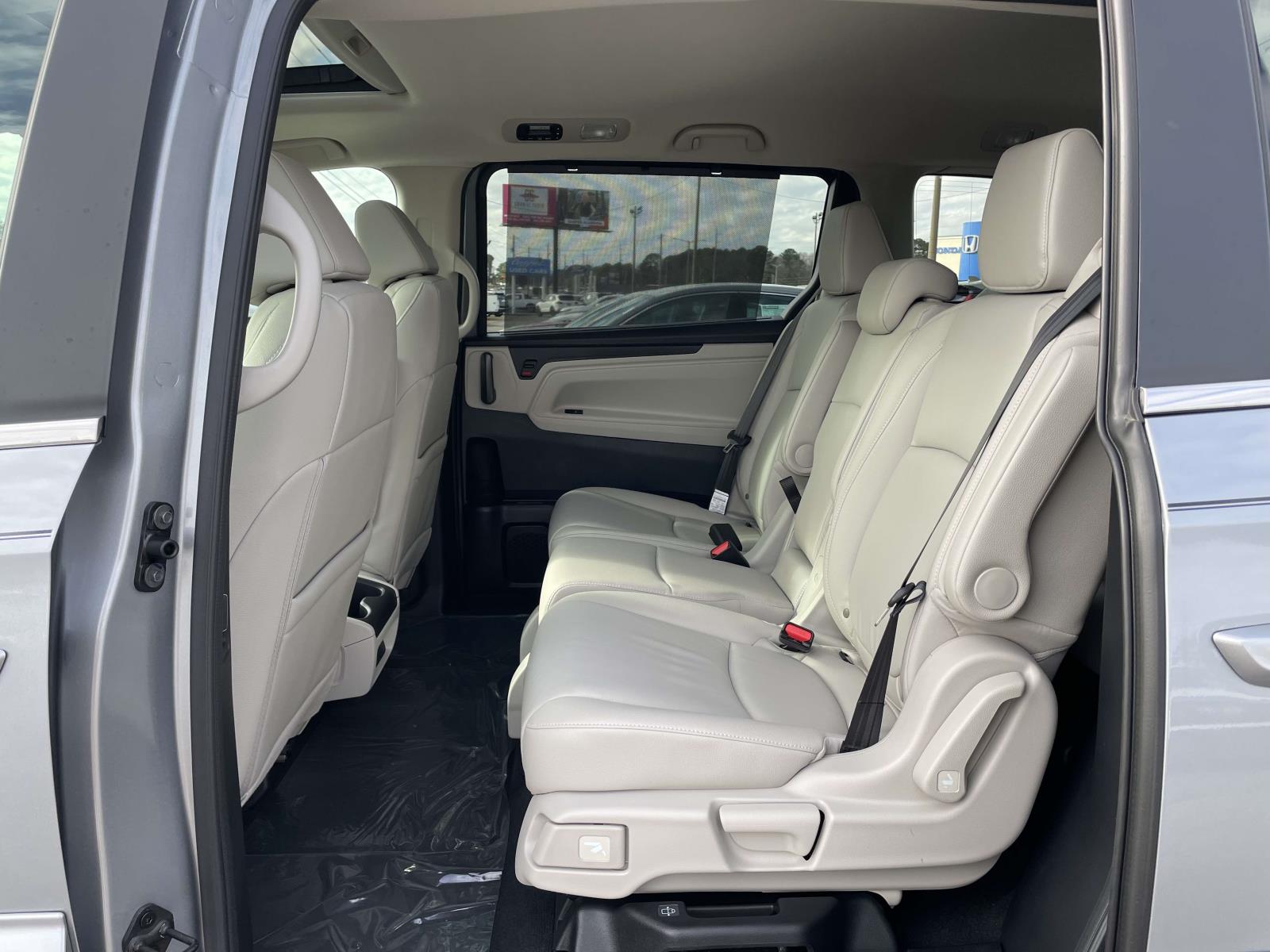 2026 Honda Odyssey EX-L - Photo 6