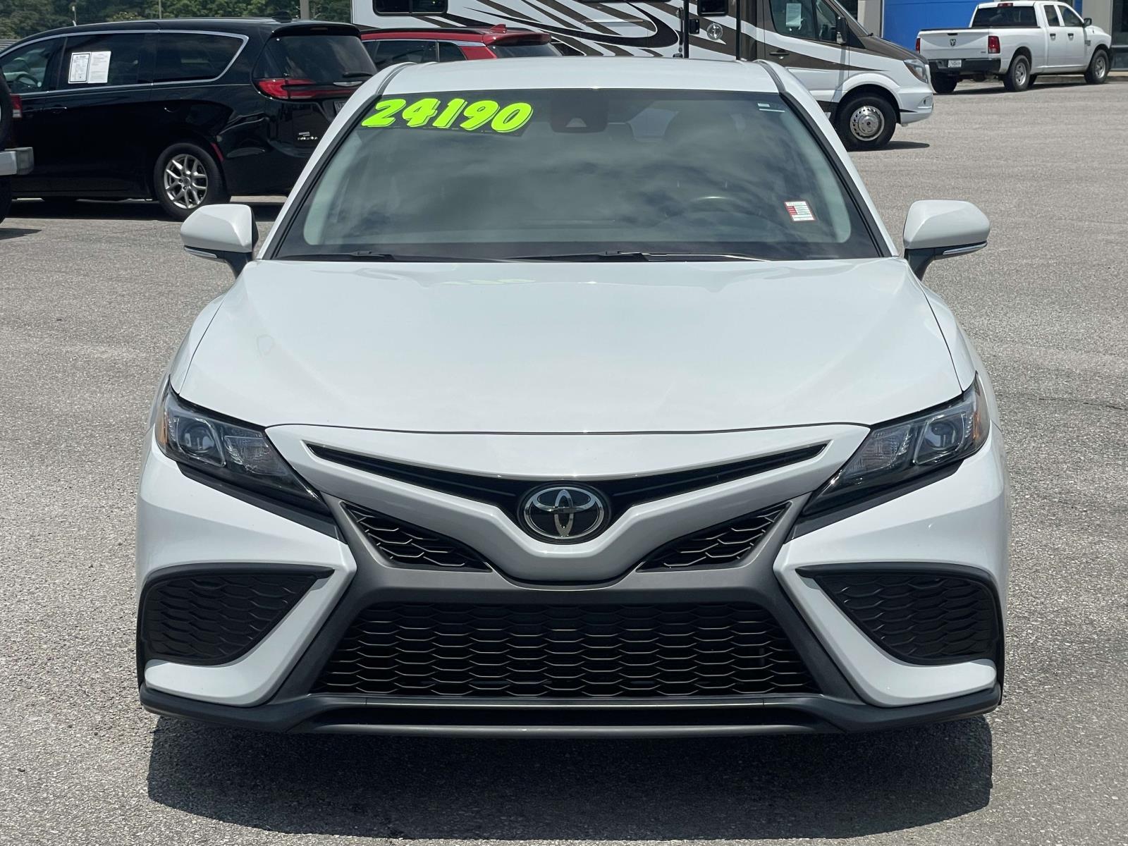 2023 Toyota Camry SE - Photo 6