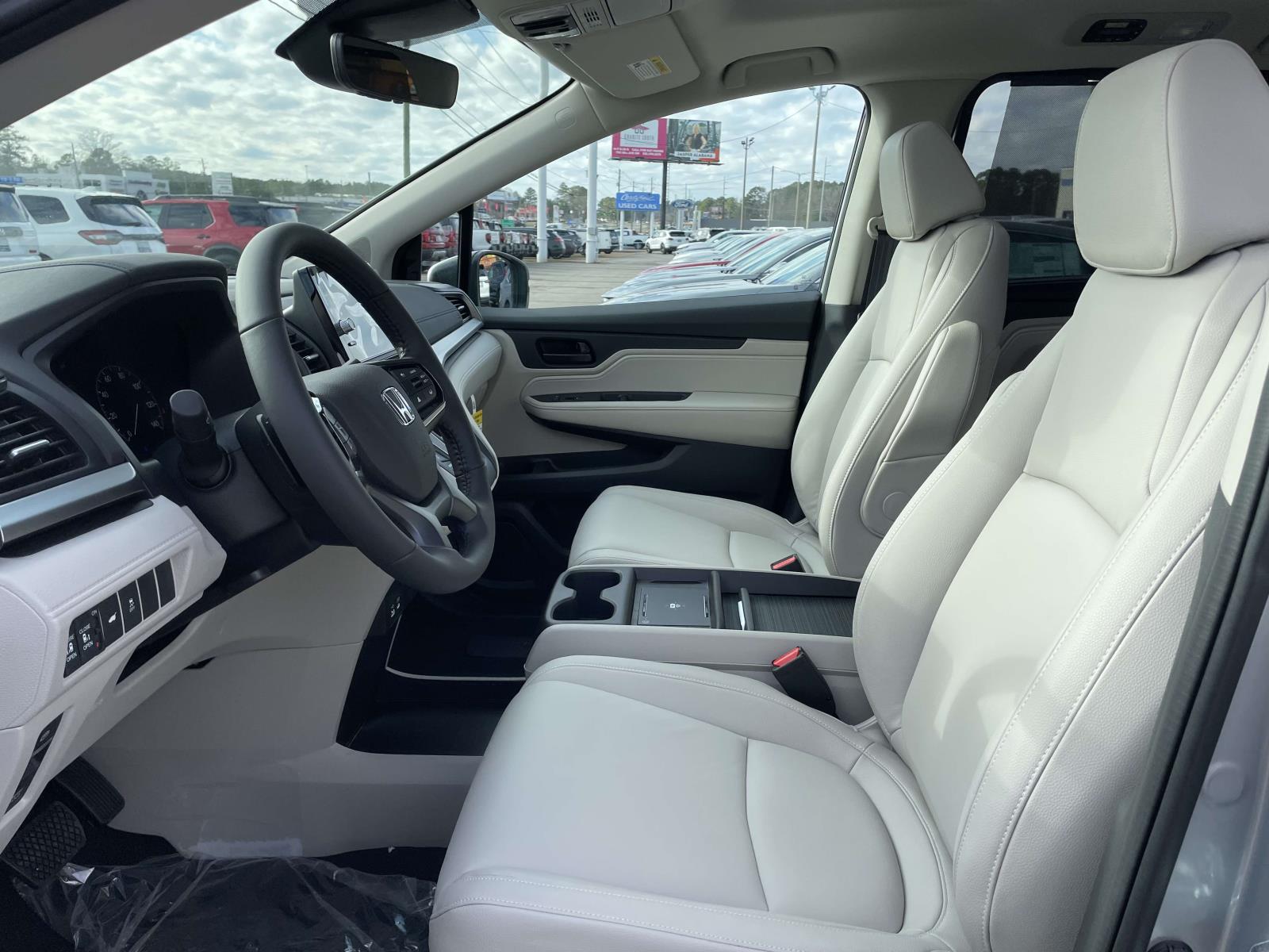 2026 Honda Odyssey EX-L - Photo 8