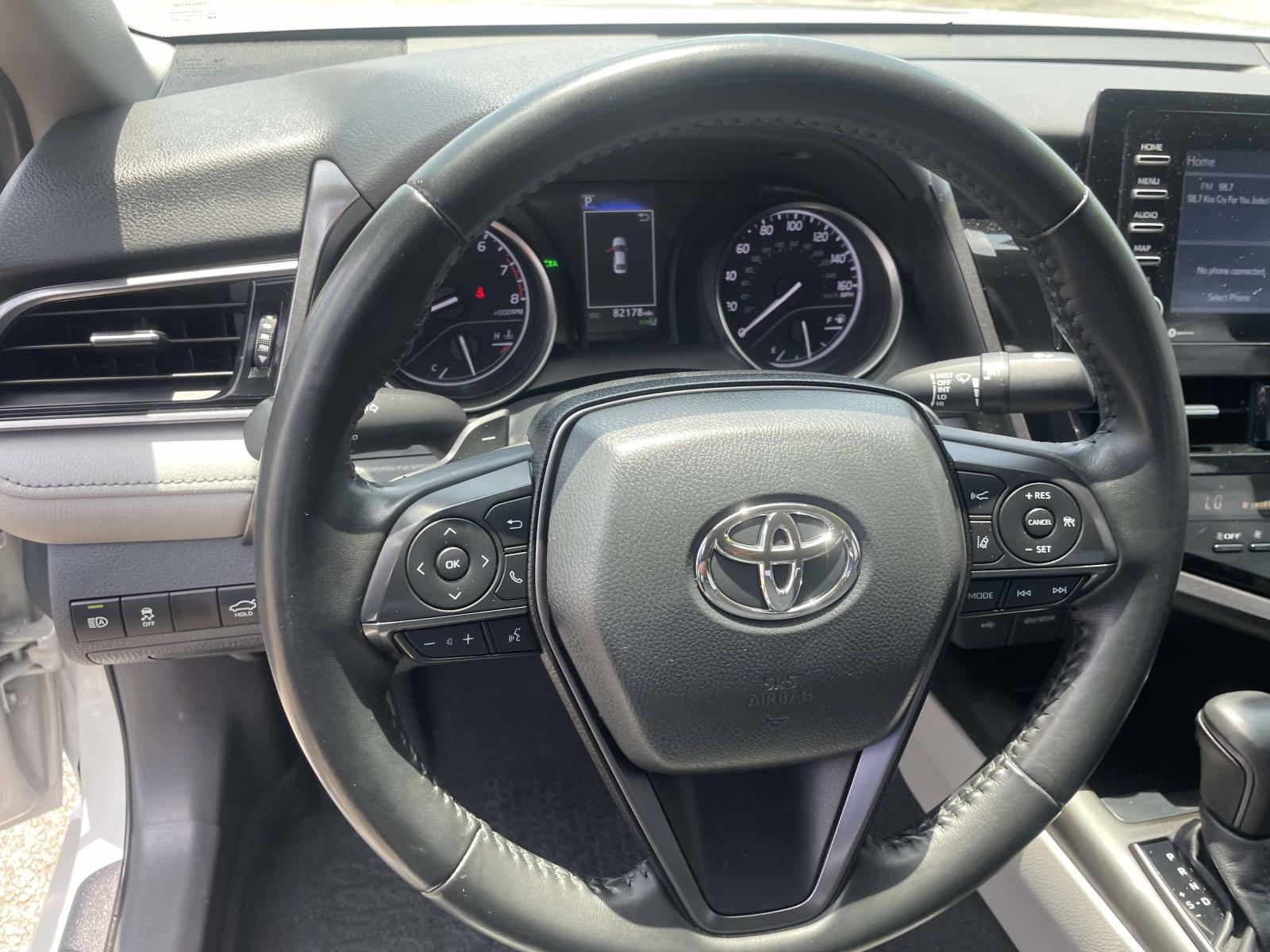 2023 Toyota Camry SE - Photo 13