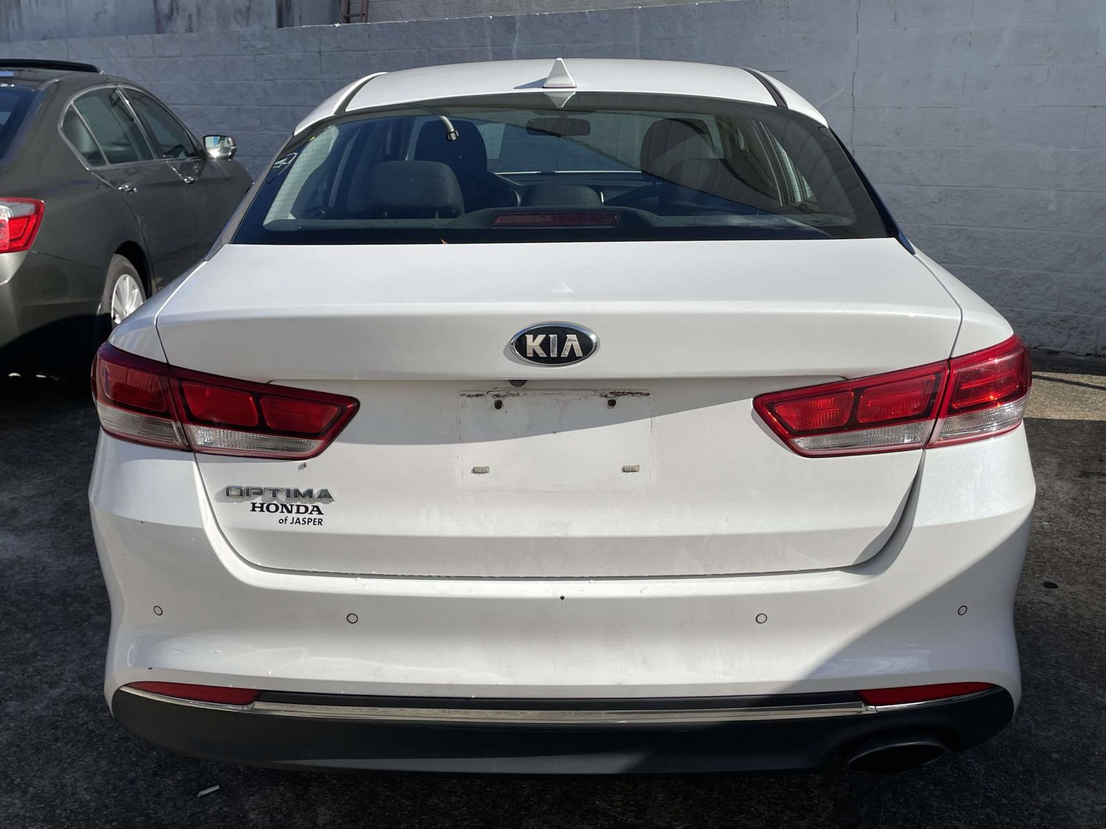 2018 Kia Optima LX photo 4