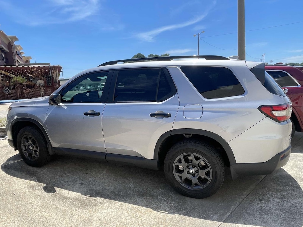 Certified 2025 Honda Pilot TrailSport AWD Sport Utility
