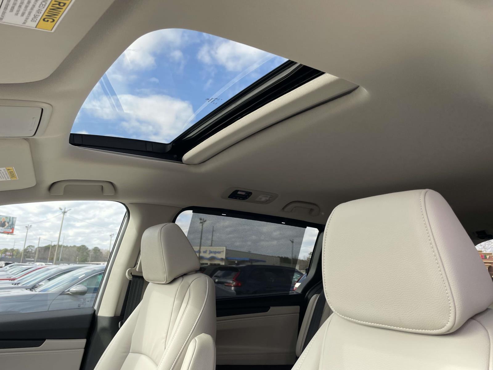 2026 Honda Odyssey EX-L - Photo 9