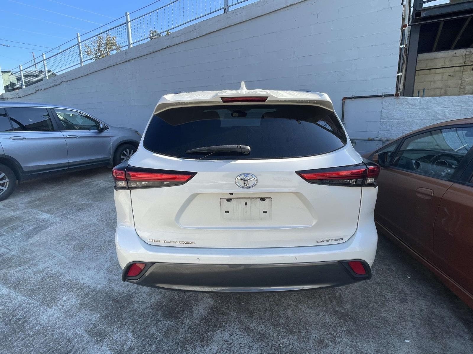 Used 2021 Toyota Highlander FWD LIMITED Sport Utility