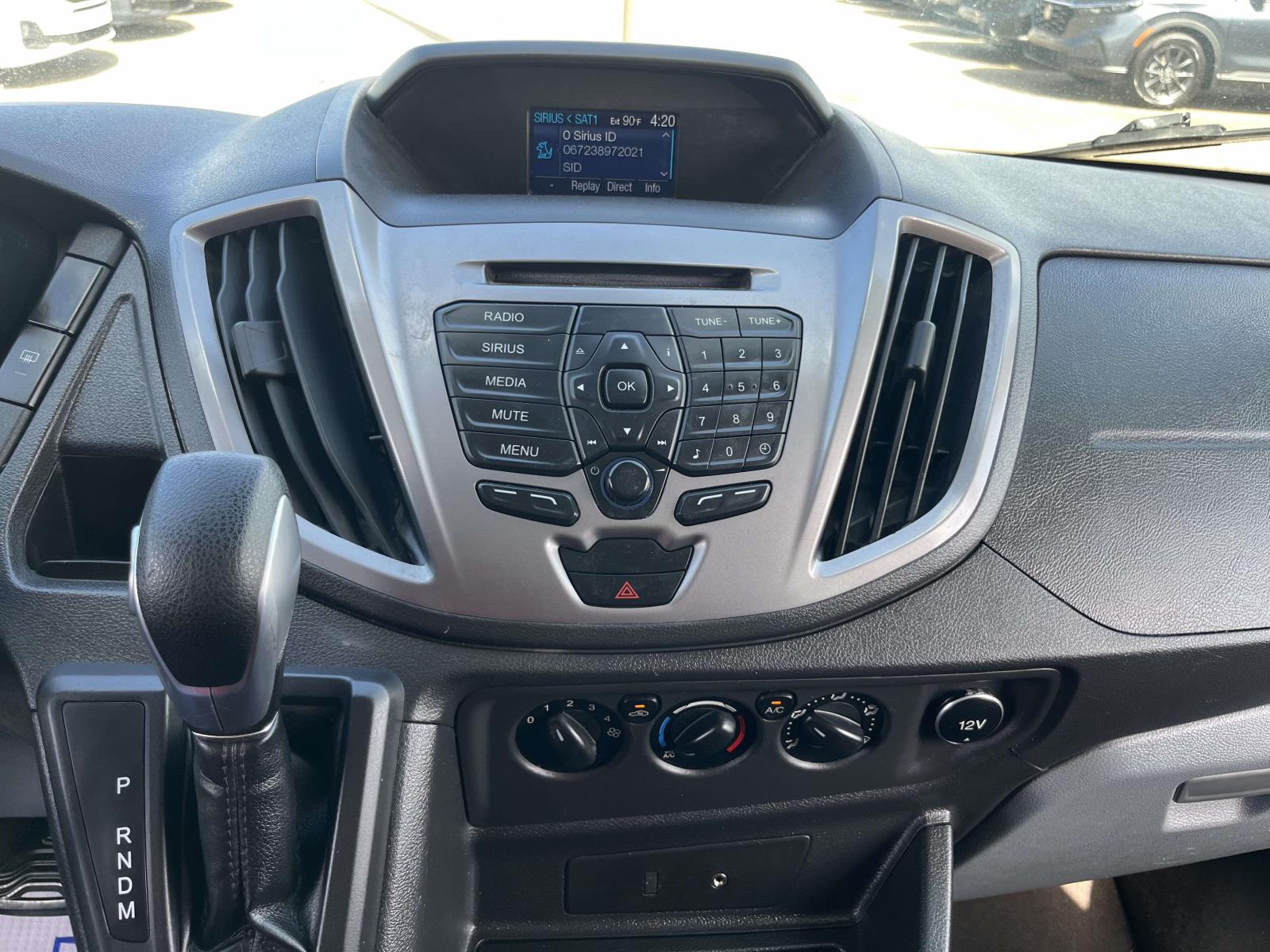 2015 Ford Transit XL - Photo 14