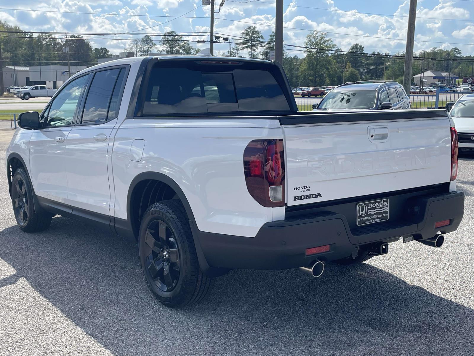 2026 Honda Ridgeline Black Edition photo 2