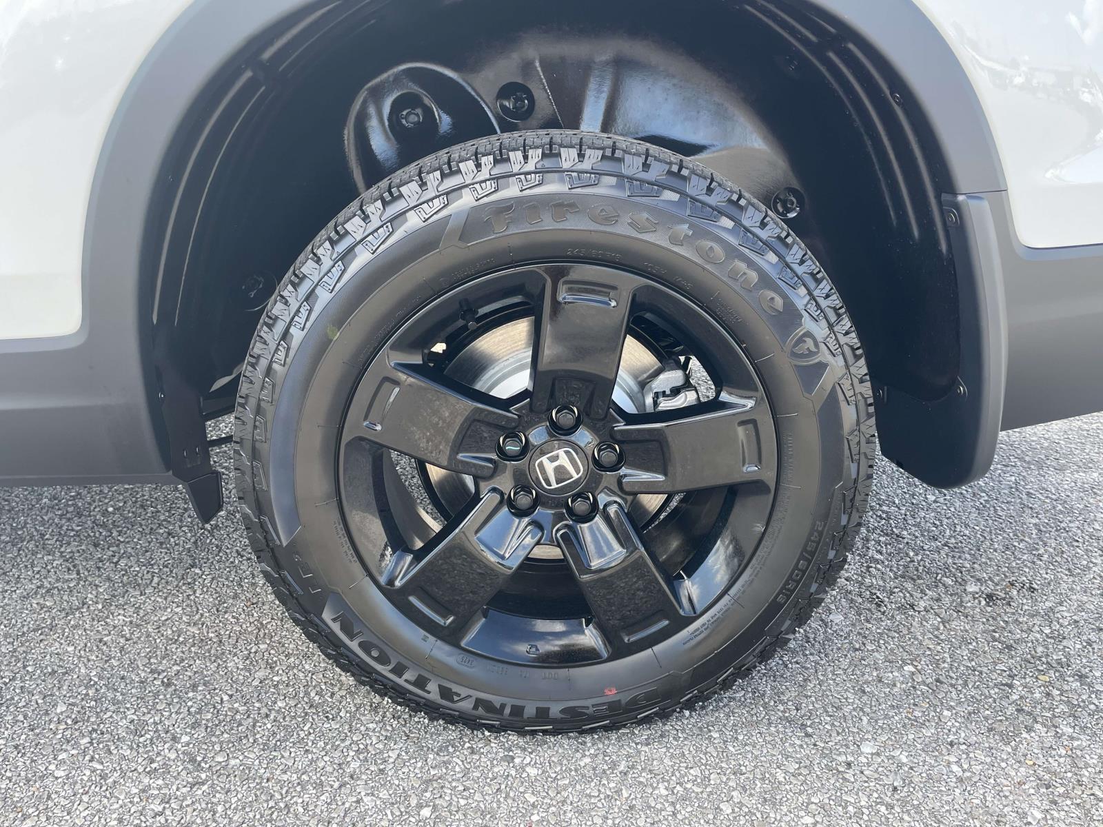 2026 Honda Ridgeline Black Edition photo 3