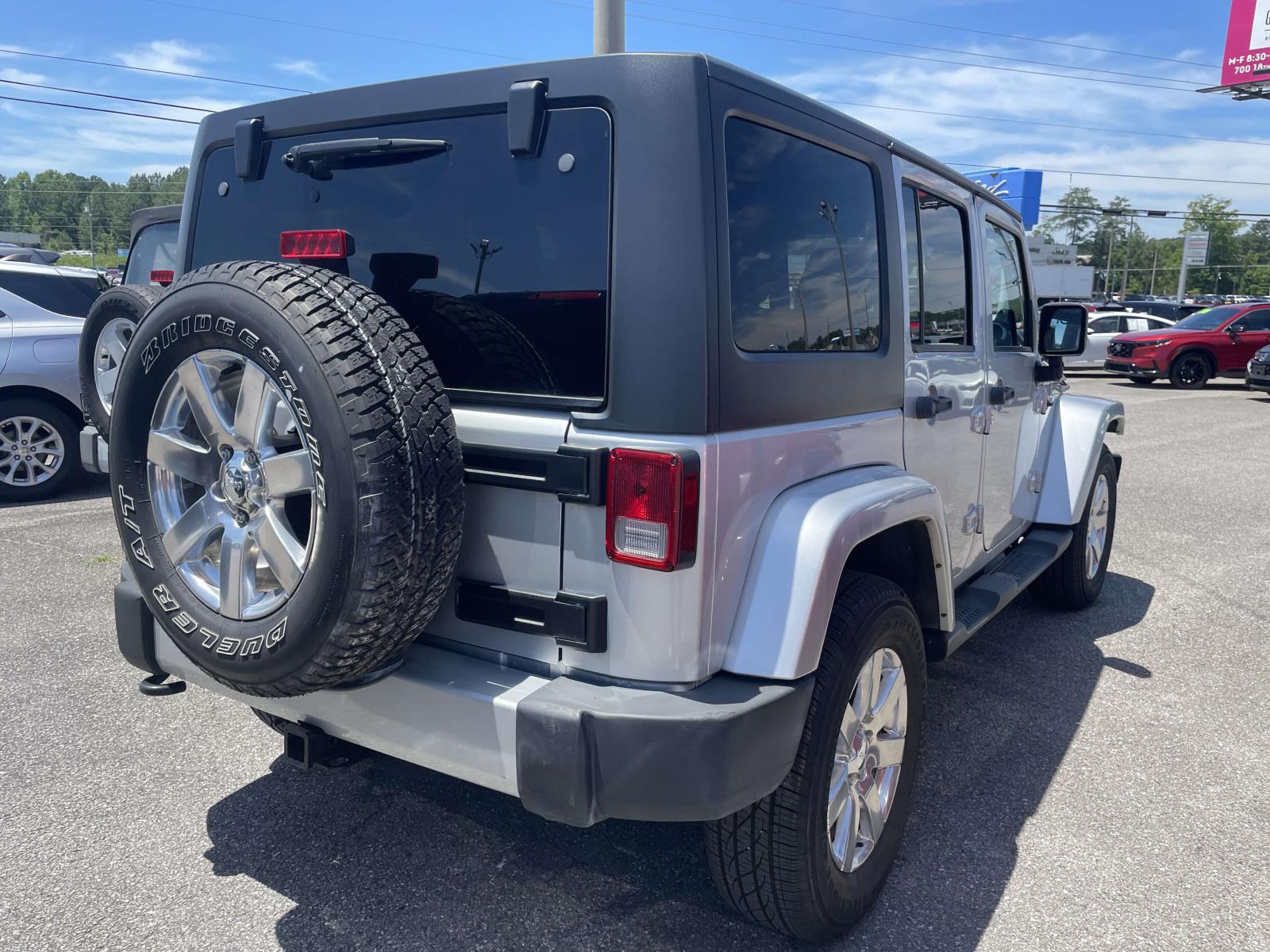 2012 Jeep Wrangler Unlimited Sahara - Photo 3