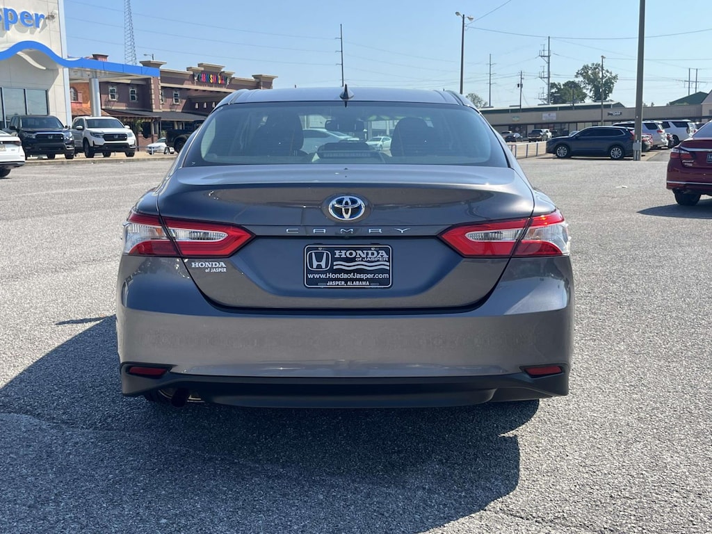 Used 2019 Toyota Camry Hybrid LE CVT (Natl) Car