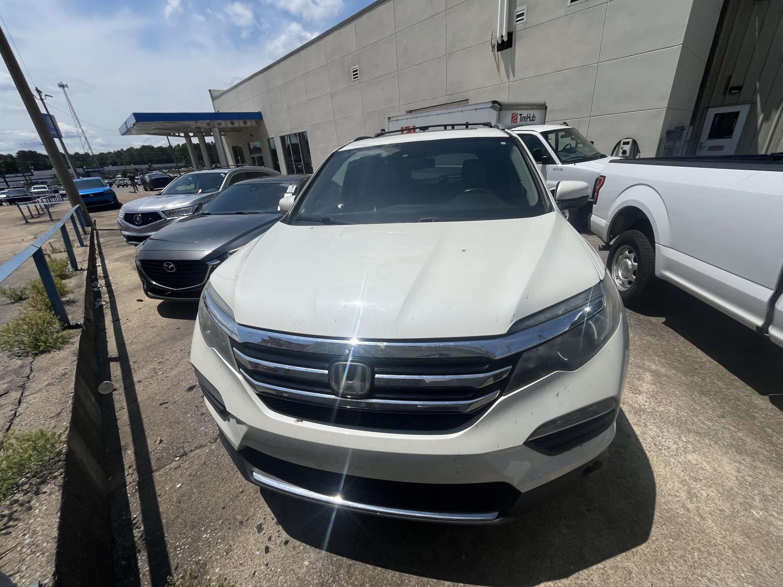 2017 Honda Pilot 4WD Elite's photo