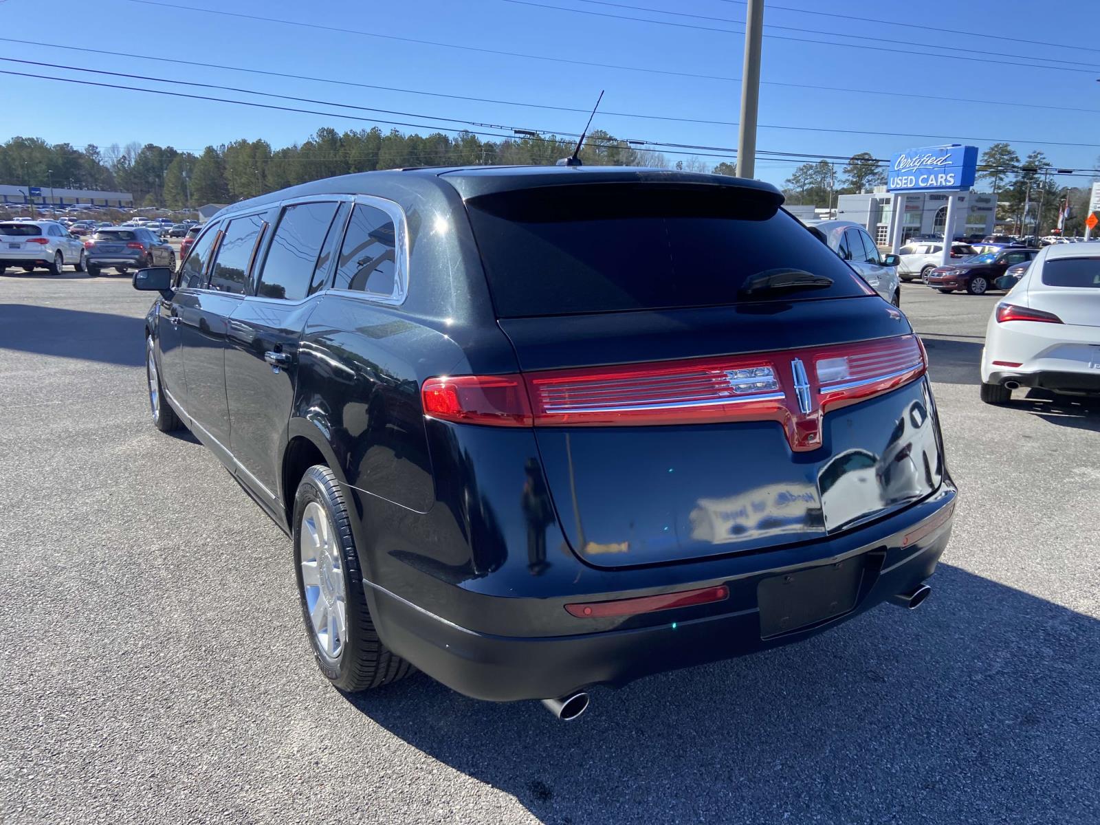 2014 Lincoln MKT photo 4