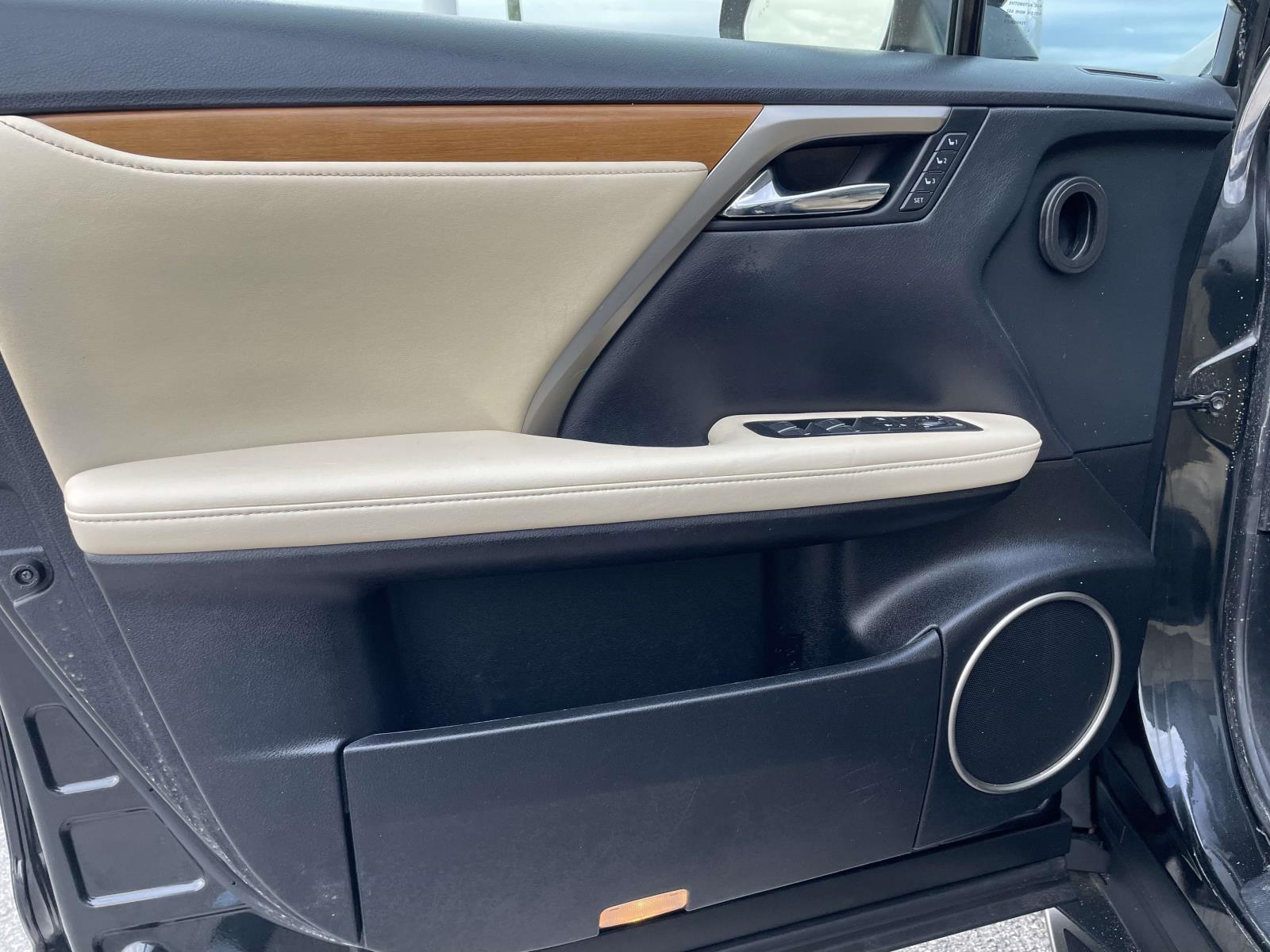 2022 Lexus RX 350 - Photo 12