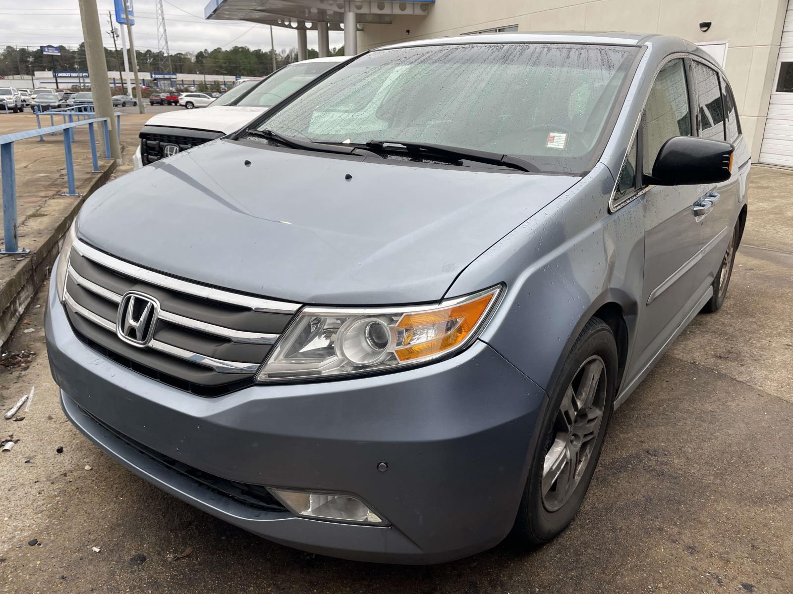 2011 Honda Odyssey Touring Elite's photo