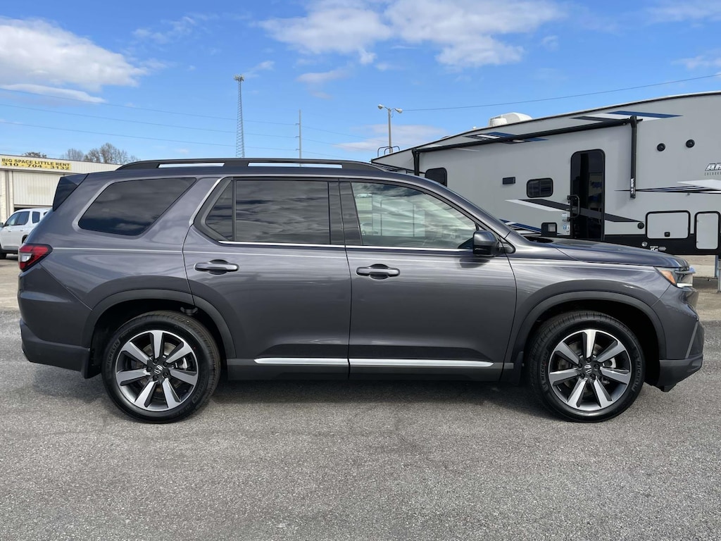 New 2025 Honda Pilot Touring 2WD SUV