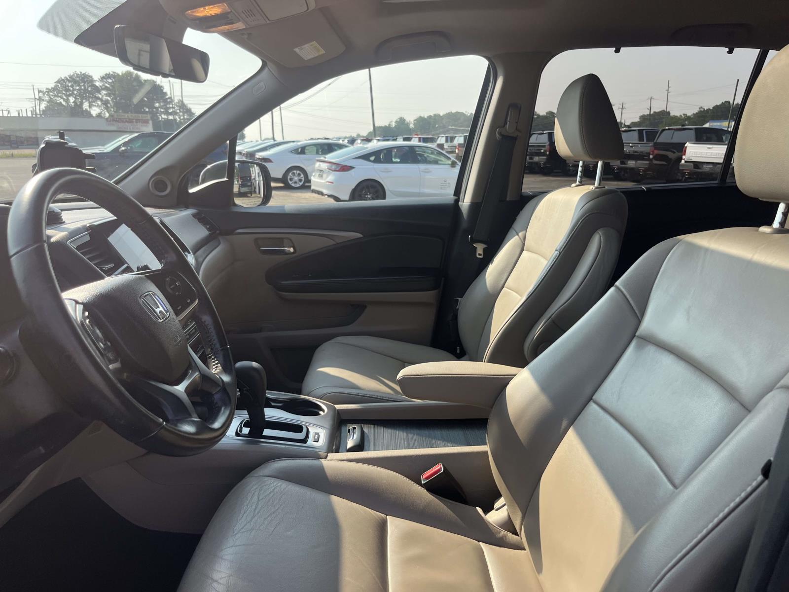 2020 Honda Pilot EX-L - Photo 16