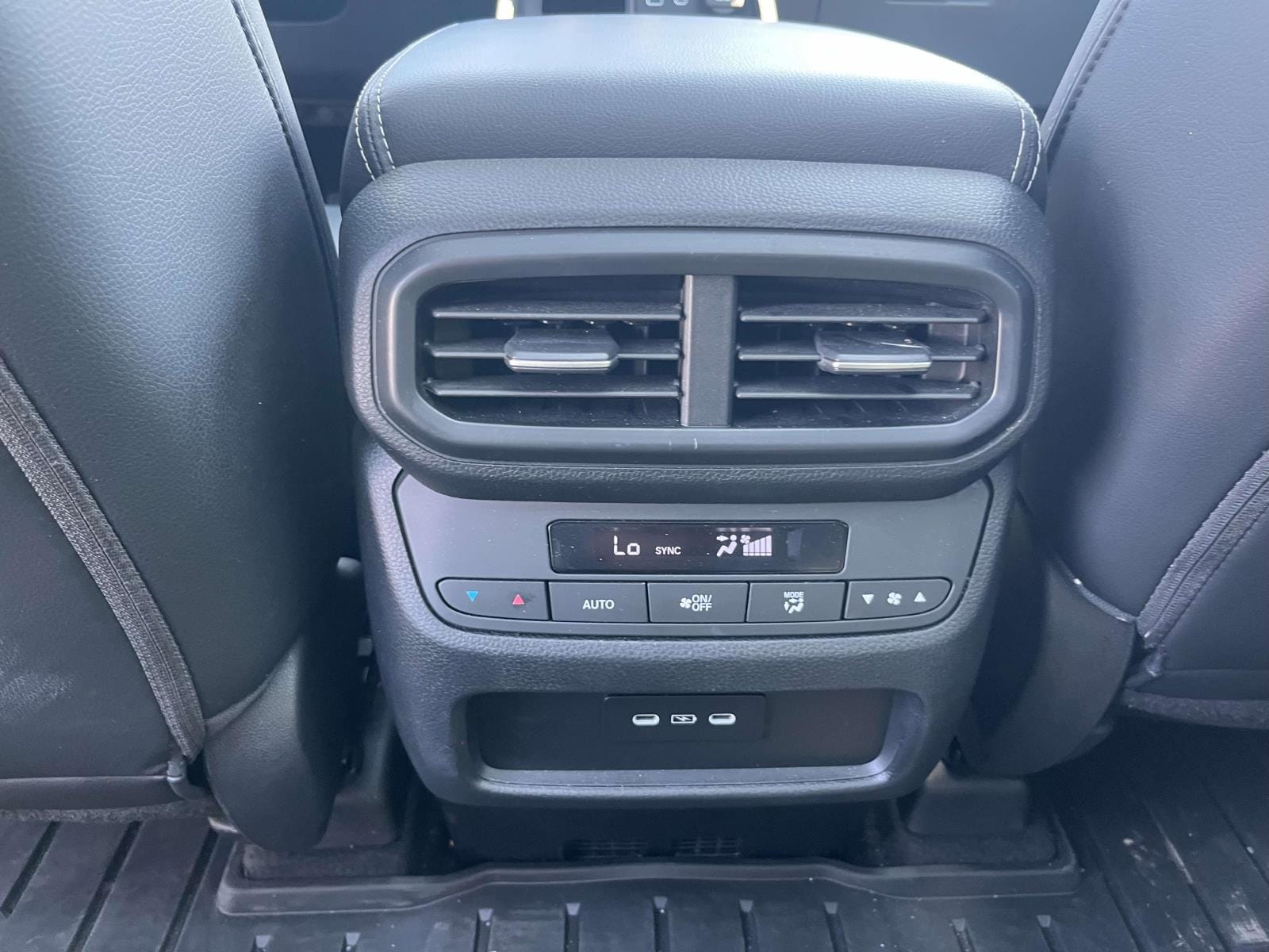 2025 Honda Pilot Touring - Photo 10