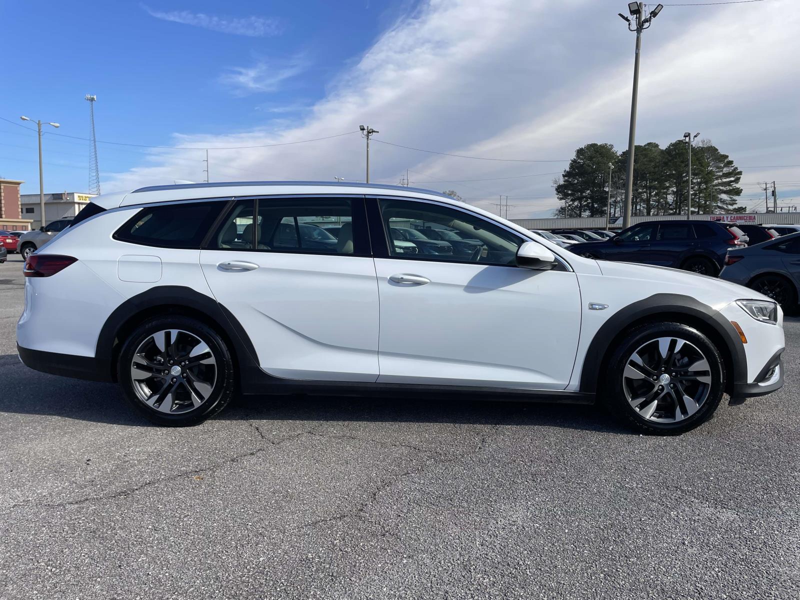 Used 2019 Buick Regal TourX Essence with VIN W04GV8SX7K1032928 for sale in Jasper, AL