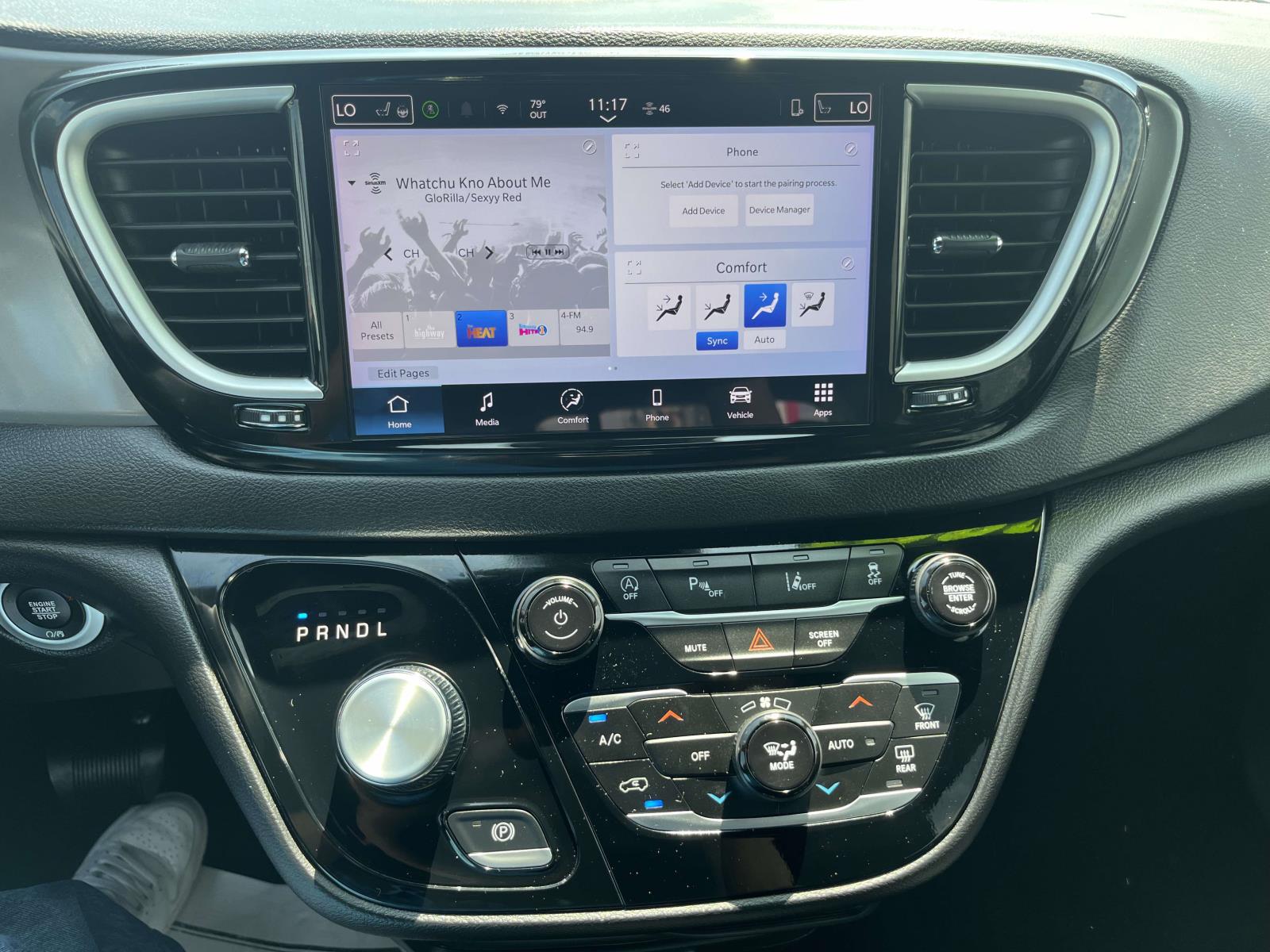 2025 Chrysler Pacifica Select - Photo 15