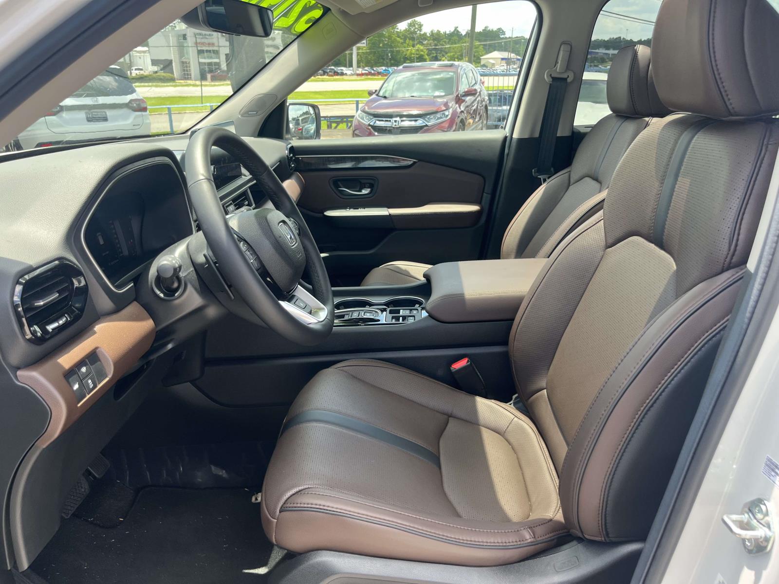 2025 Honda Pilot Elite - Photo 13