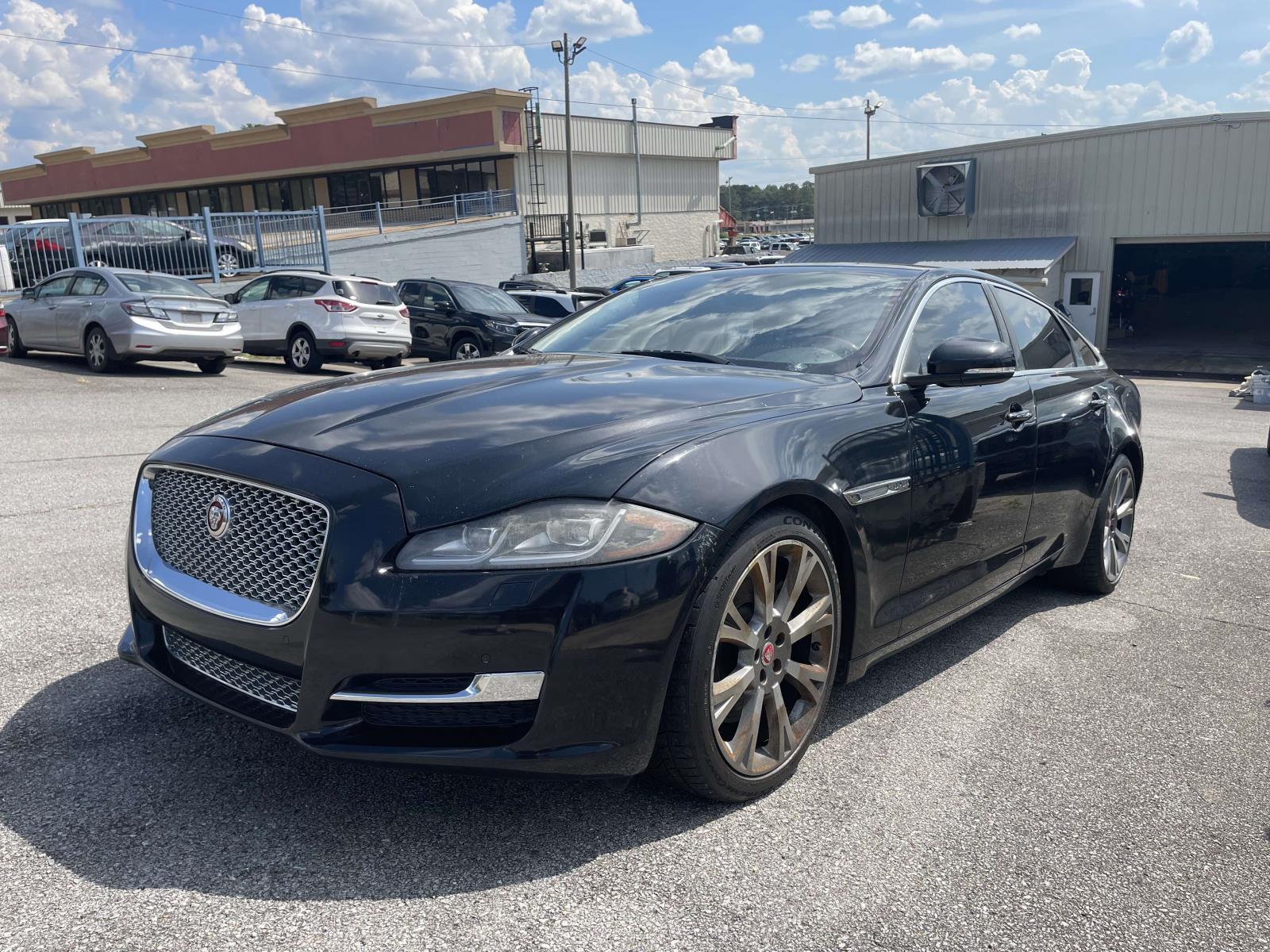 2017 Jaguar XJ Portfolio's photo