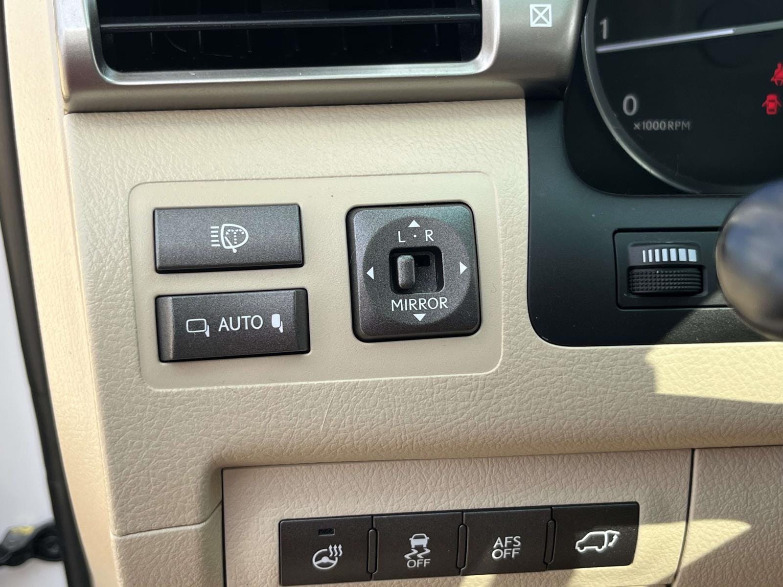 2015 Lexus LX 570 - Photo 17
