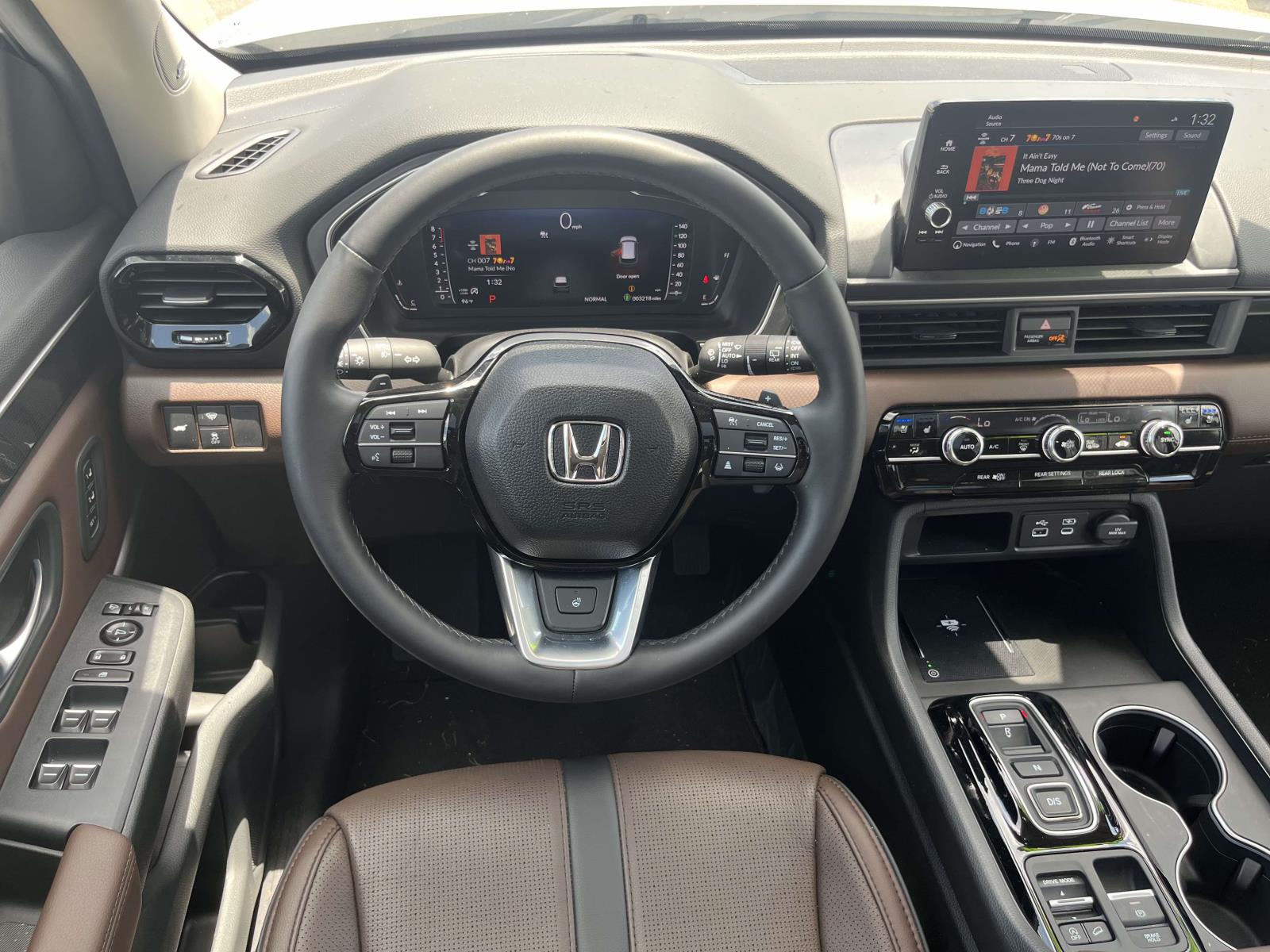 2025 Honda Pilot Elite - Photo 11