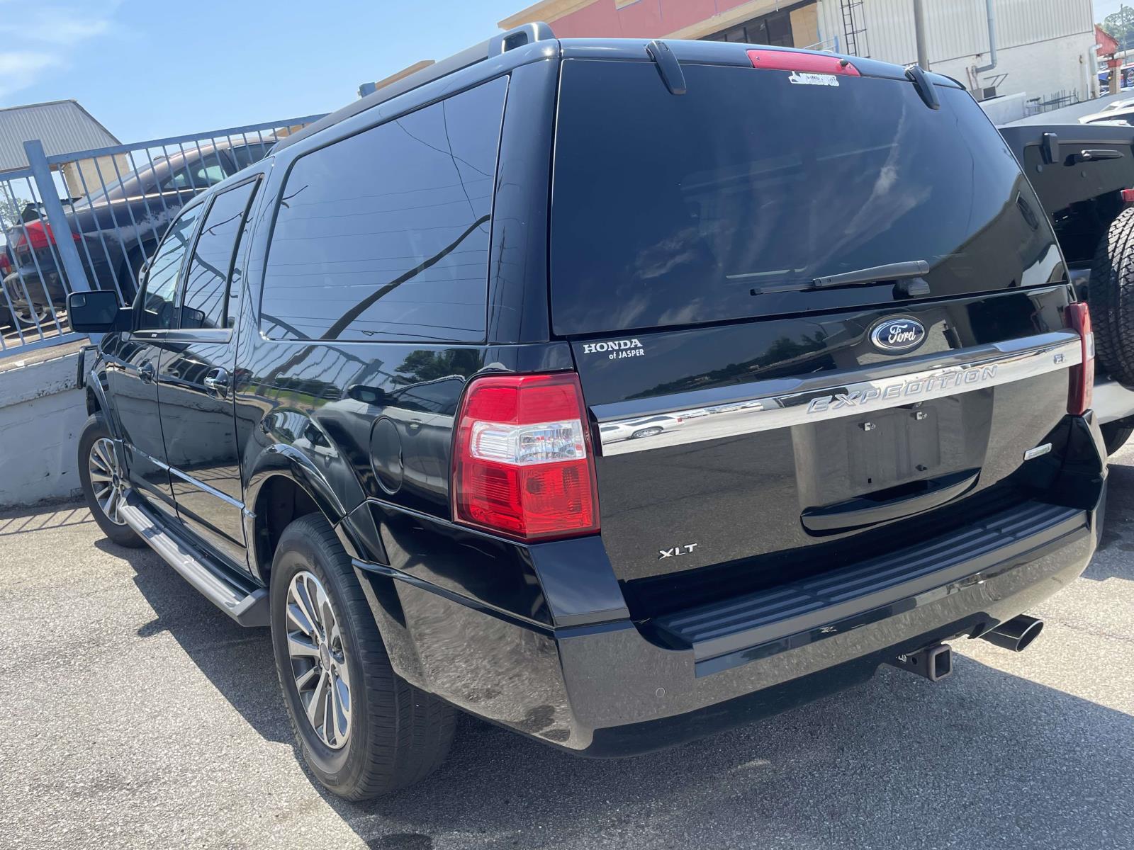 Used 2016 Ford Expedition XLT with VIN 1FMJK1HT6GEF37922 for sale in Jasper, AL