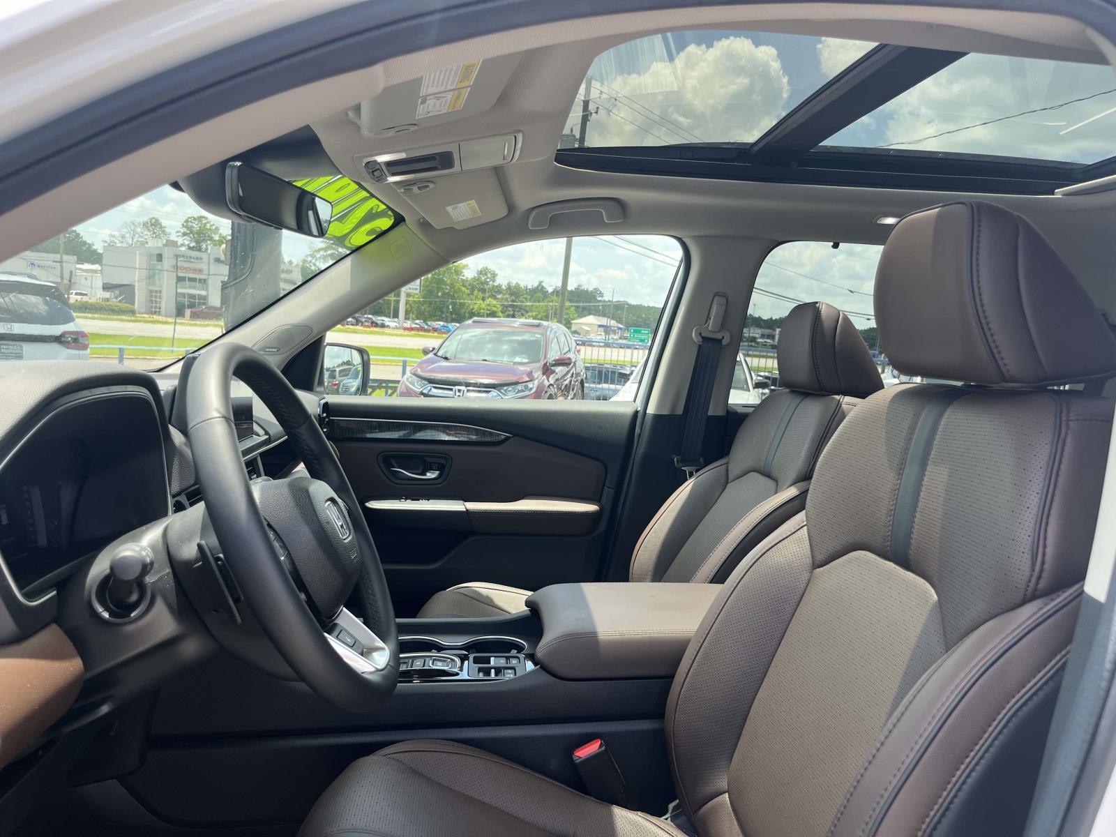 2025 Honda Pilot Elite - Photo 14
