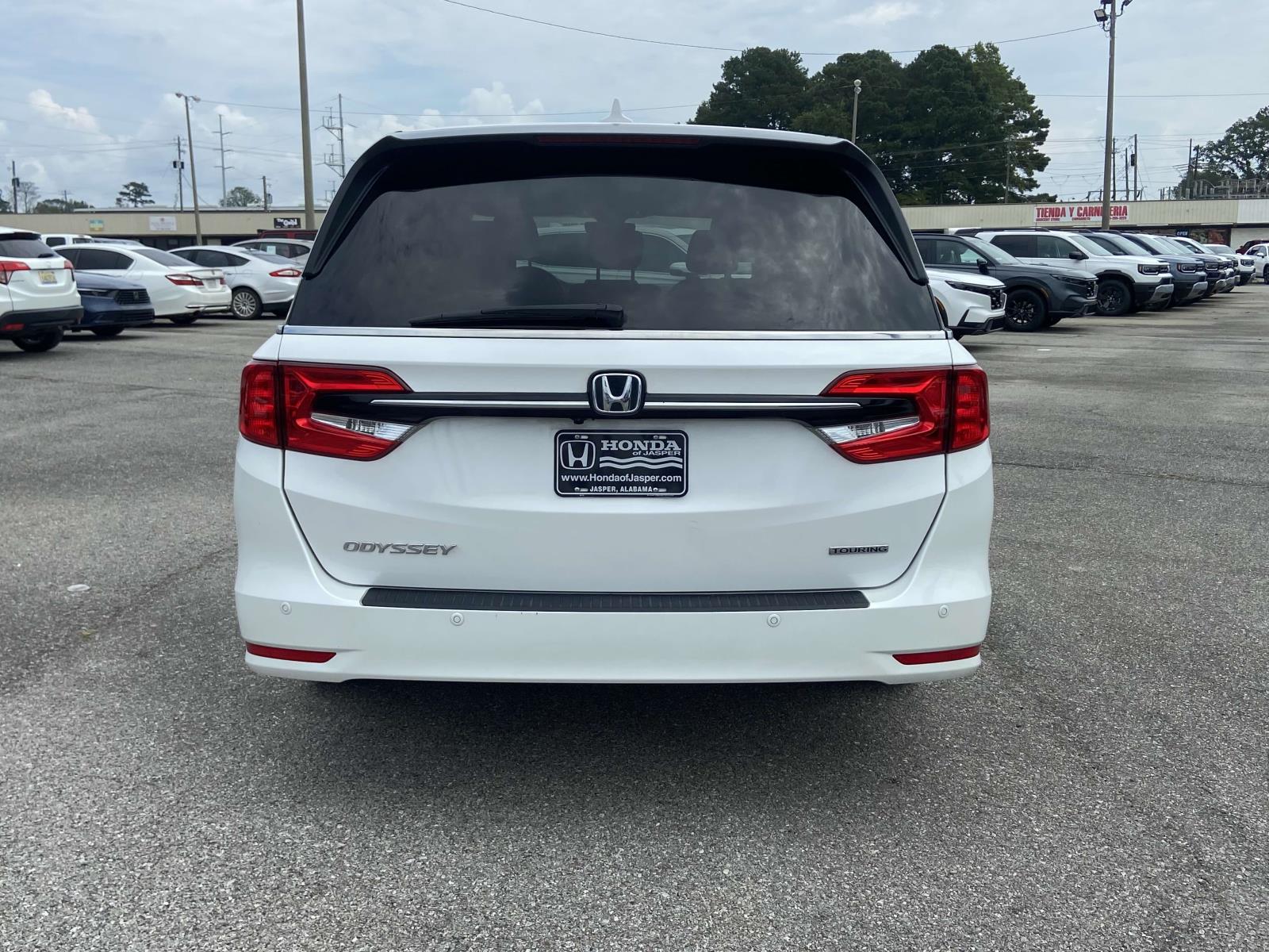 2024 Honda Odyssey Touring photo 3