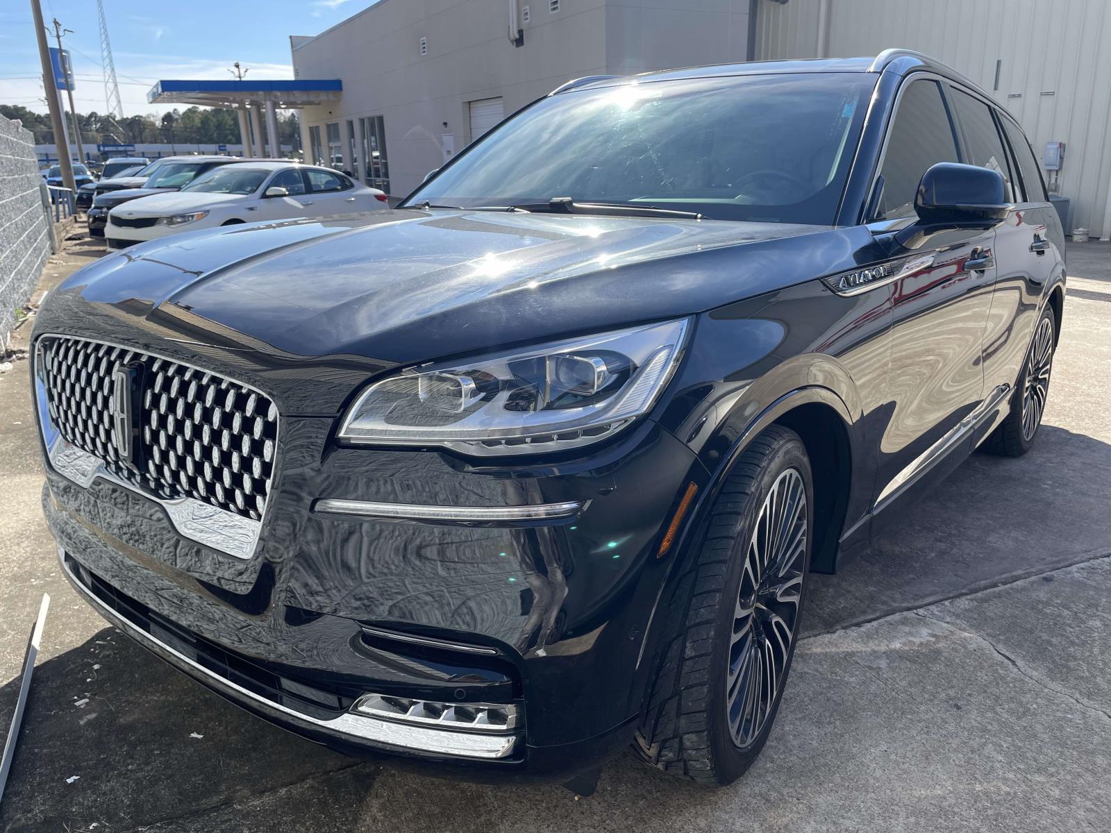 2023 Lincoln Aviator Black Label's photo