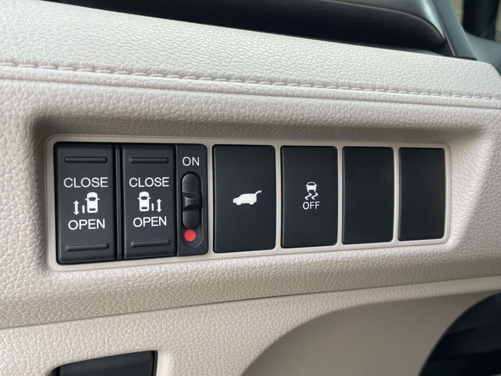 2026 Honda Odyssey EX-L - Photo 17